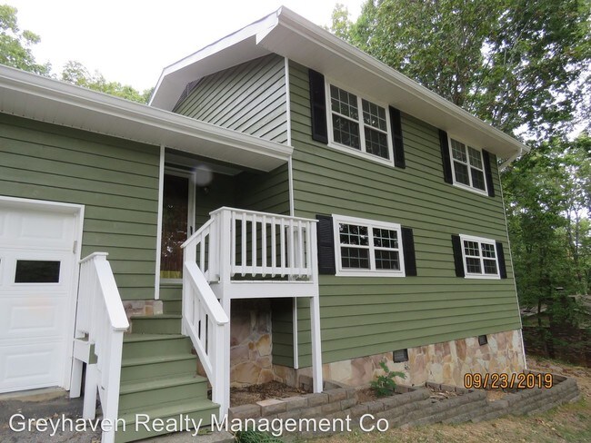 Building Photo - 3 br, 2.5 bath House - 8121 Lakewinds Drive