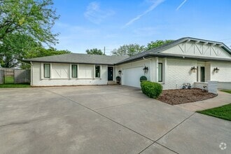 Building Photo - 514 N Broadmoor Ave