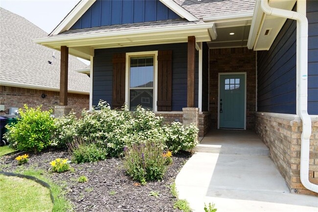 Building Photo - 5500 Carmel Crk Dr