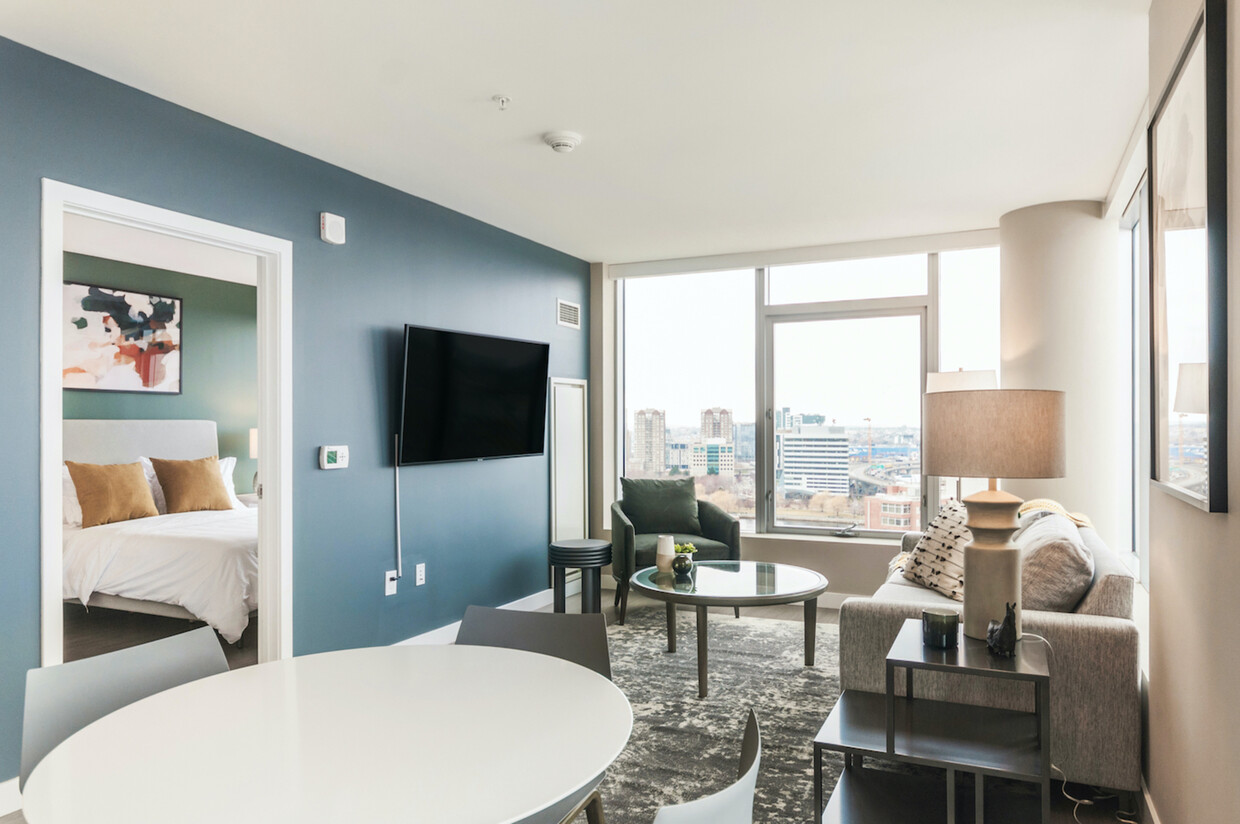 Foto principal - 3750 E New York St