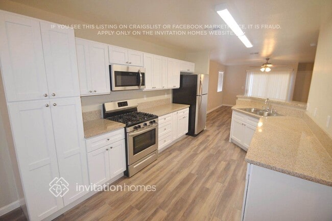 Foto del edificio - 5008 Peaceful Pond Ave