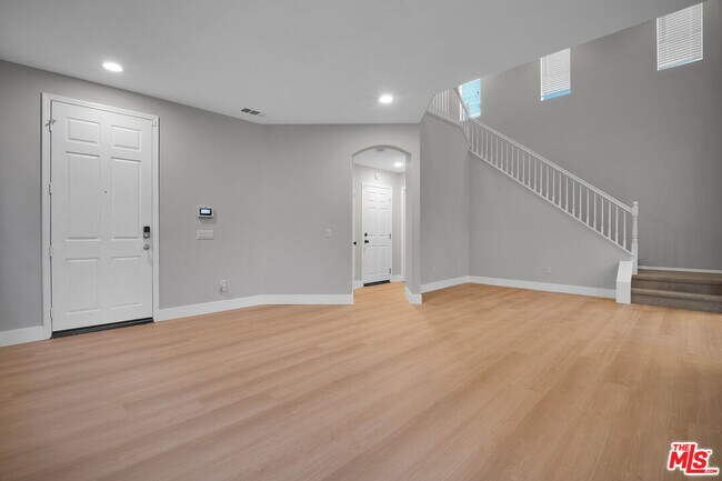 Foto del edificio - 24130 Tango Dr