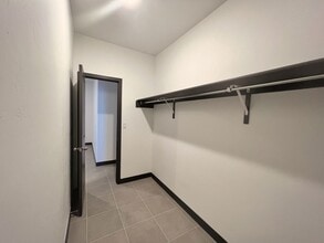 Building Photo - 447 Gallagher St