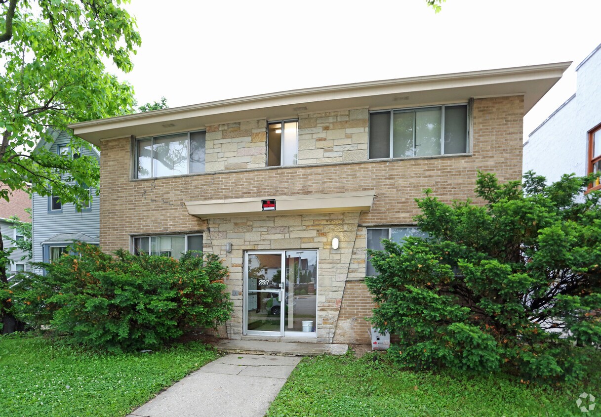 Primary Photo - 2517 W National Ave
