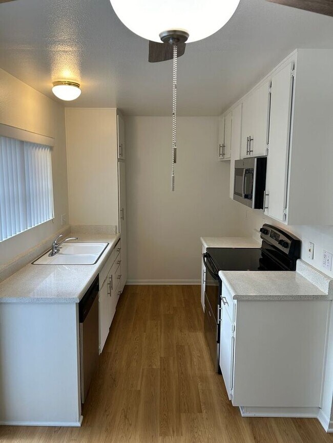 Foto del edificio - GREAT 1BD 1BA CONDO FOR LEASE!