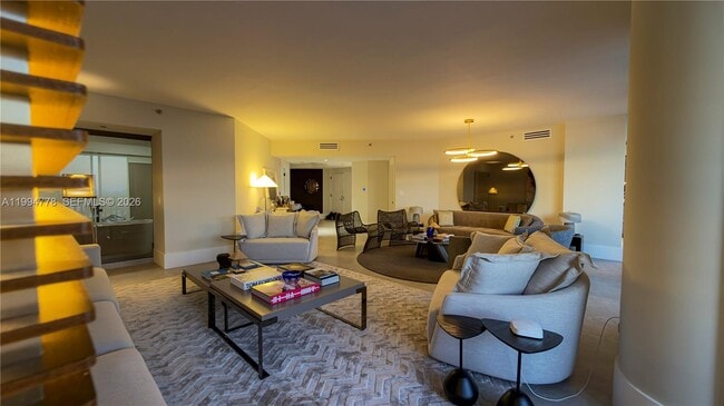 Foto del edificio - 2000 Island Blvd