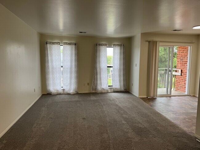 Foto del edificio - 1001 White Oak Rd