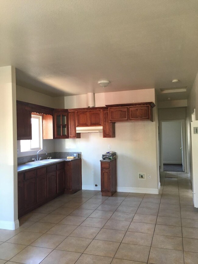 Cocina - 456 E 47th St