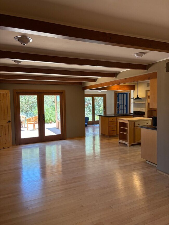 Foto del edificio - Unfurnished, 1-Year Long-Term Rental