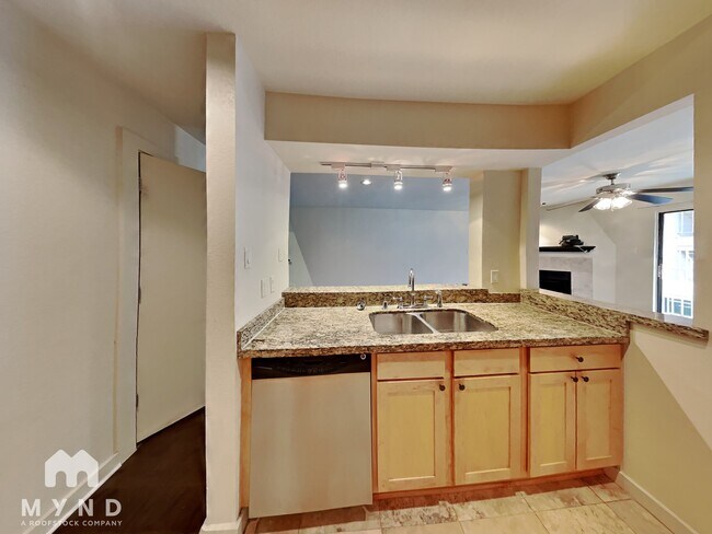 Foto del edificio - 4777 Cedar Springs Rd