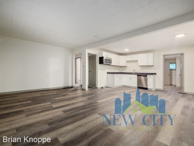 Foto del edificio - 3 br, 1 bath House - 1880 Vaughn St