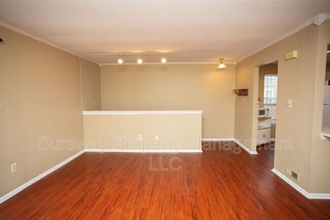 Building Photo - 2402 Sedgefield Dr