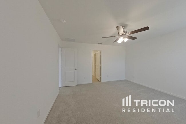 Foto del edificio - 843 Ponderosa Ln