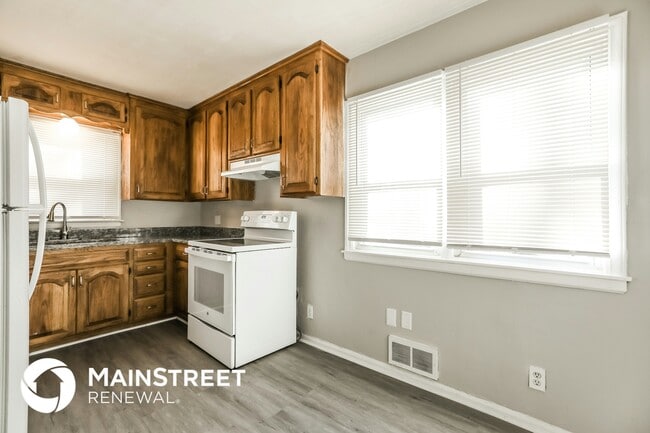 Building Photo - 10000 Drury Ave