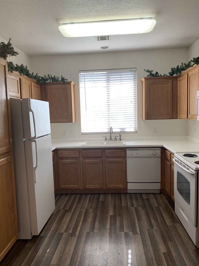 Foto del edificio - 934 N Slow Creek Ln