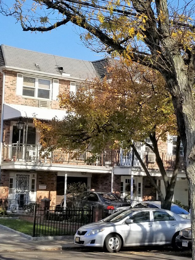 Primary Photo - 211-17 41st Ave