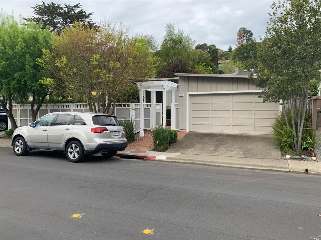 Primary Photo - 311 San Rafael Ave