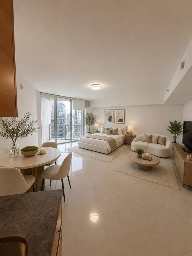 Building Photo - 475 Brickell Ave