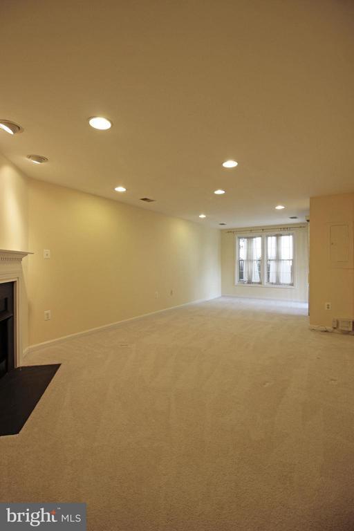 Foto del edificio - 11799 Valley Ridge Cir