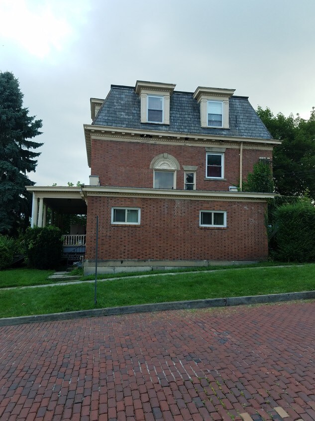 Foto principal - 3726 Poplar Ave