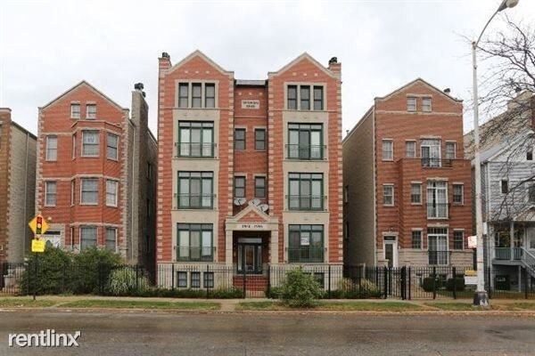 Primary Photo - 1956 W Diversey Pkwy