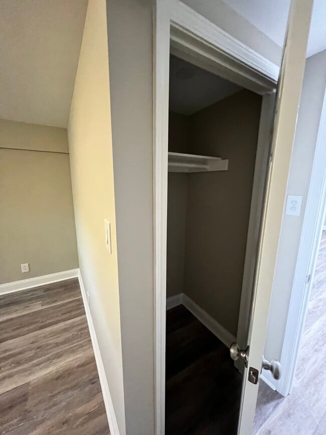 bedroom1 closet - 1813 Oxford Ave SW