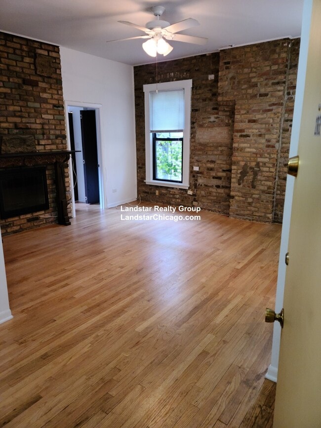 Building Photo - 650 W Briar Pl