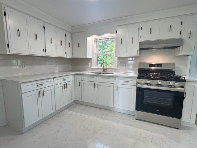 Kitchen - 1615 Cranston St