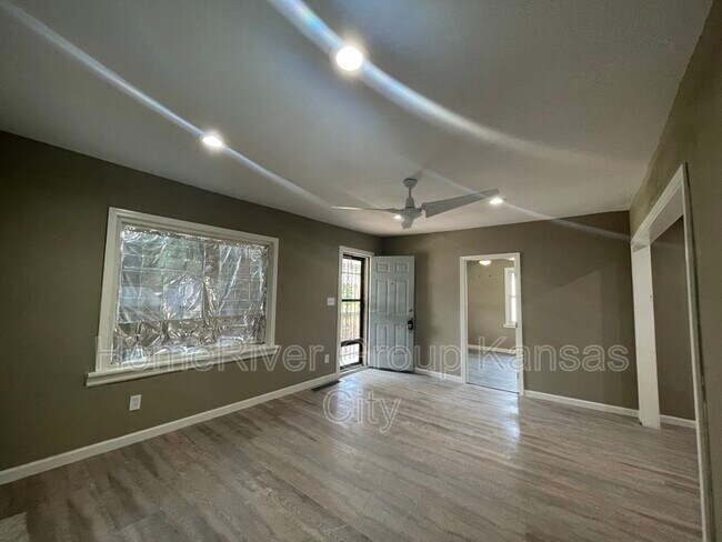 Foto del edificio - 6933 Spruce Ave