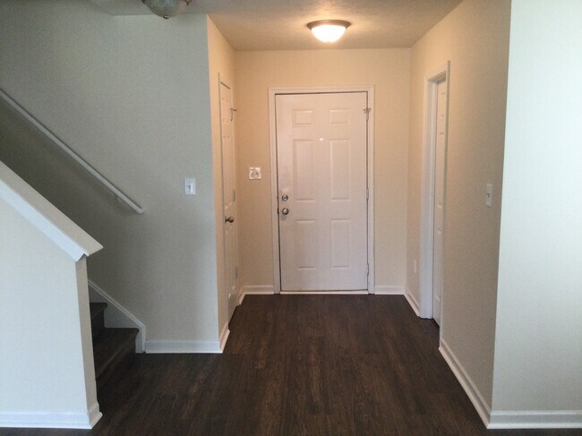 Foto del edificio - 1236 Saticoy Ct