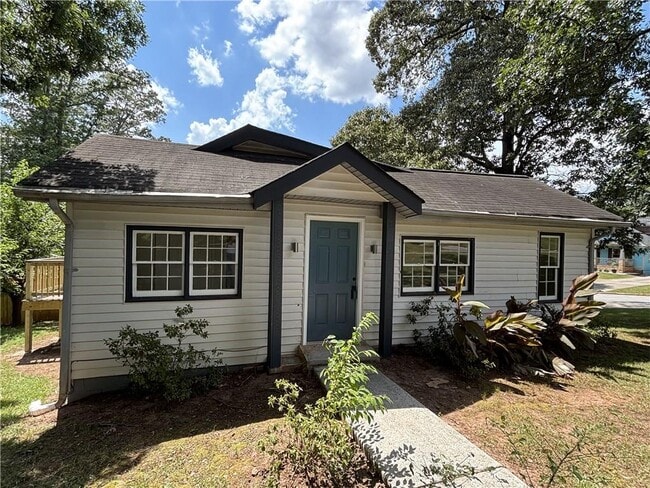 Building Photo - 2469 Glynn Dr SE
