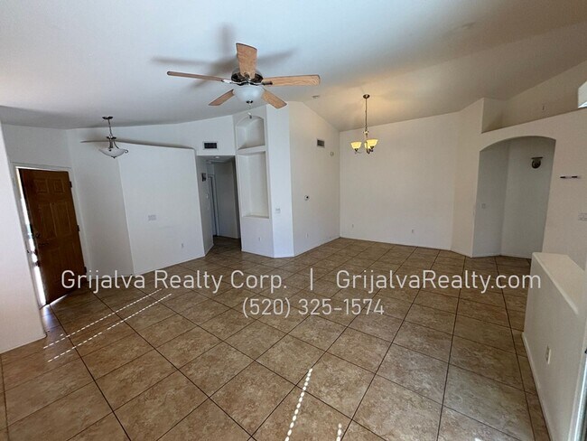 Foto del edificio - Beautiful 3 BR House in Gated Community (I...