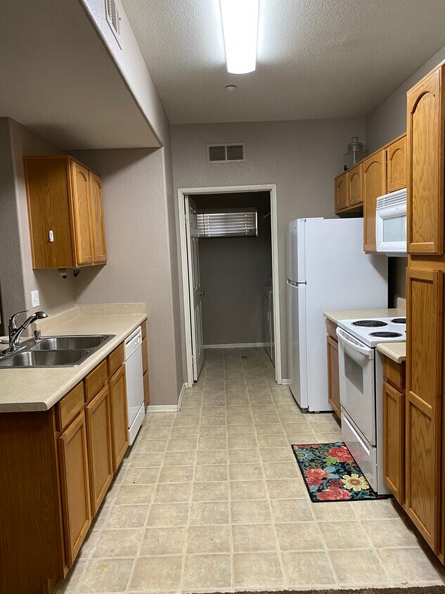 Foto del edificio - 41410 Juniper St