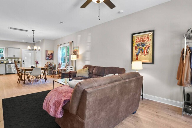 Foto del edificio - Pet Friendly Two Bedroom!