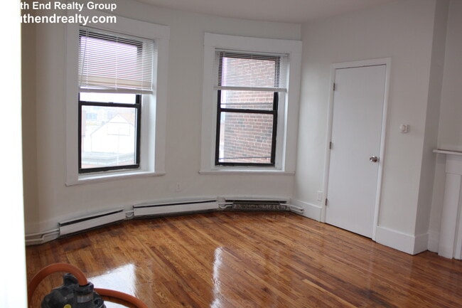 Building Photo - 487 E Broadway