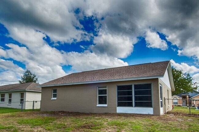 Building Photo - 6553 Shepherd Oaks St