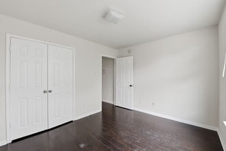 Building Photo - 7519 Chathan Glen Ln