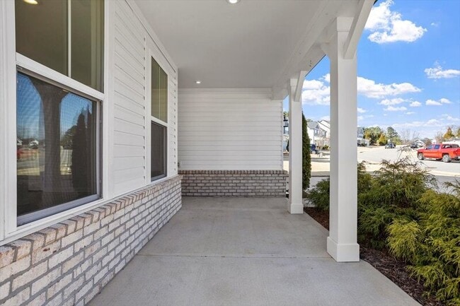 Building Photo - 128 Highland Grv Wy