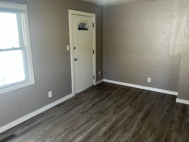 Photo - 3309-3313 Main St Apartment