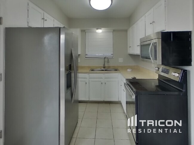 Building Photo - 1070 Nolte Dr W