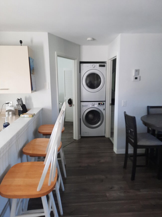 Building Photo - 25100 Sandhill Blvd