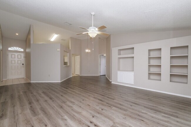 Foto del edificio - 13203 Pine Creek Cir