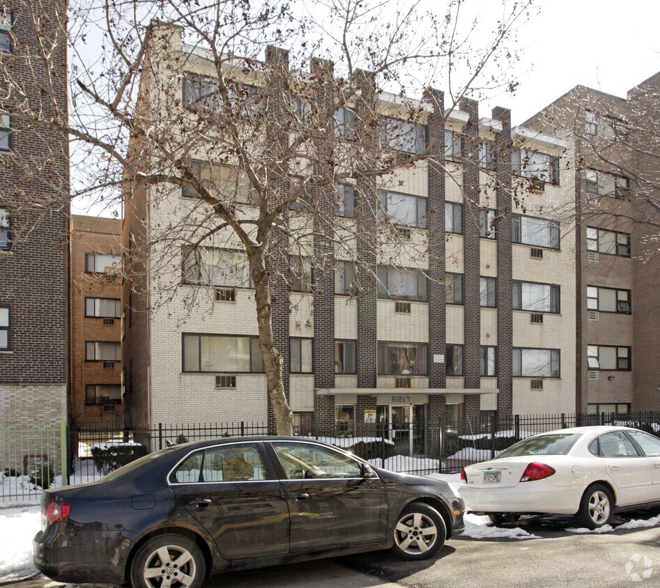 Building Photo - 6217 N Winthrop Ave