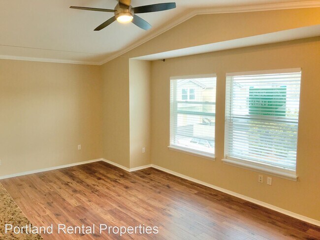 Foto del edificio - Studio, 1 bath House - 15056 NW Central Dr...