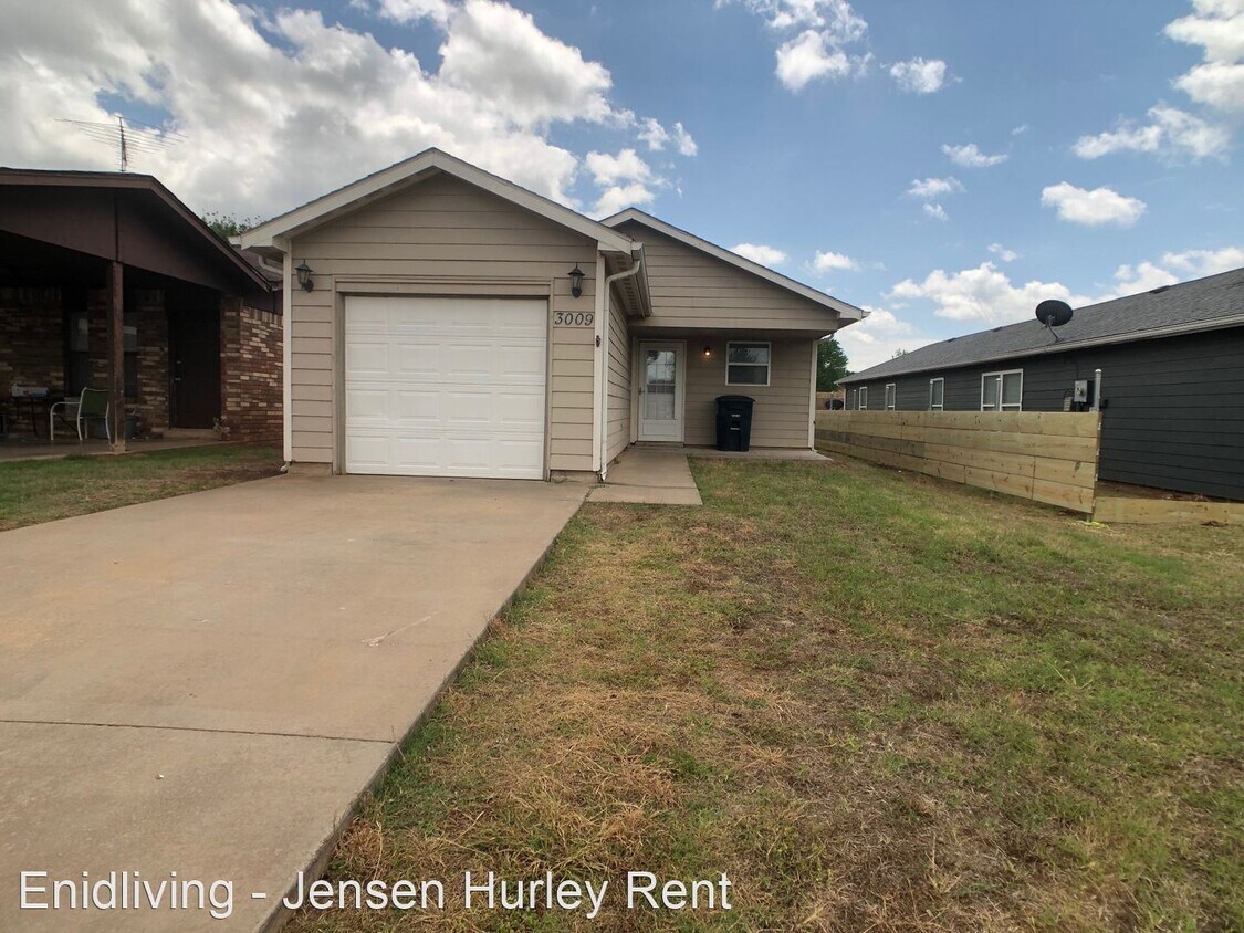 4 br, 2 bath House 3009 Forestridge Drive House for Rent in Enid