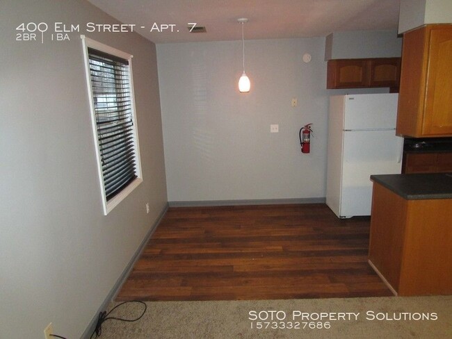 Building Photo - 400 S Elm St