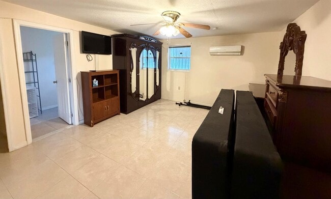Building Photo - 4484 SW 49th Ct