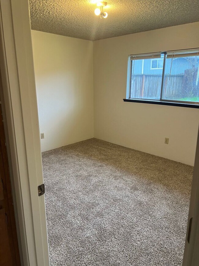 Foto del edificio - Welcome to your quiet NW neighborhood near...