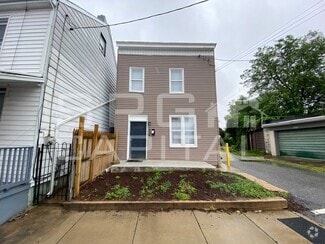 Building Photo - 238 Green St