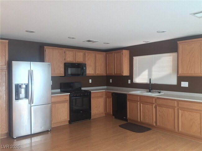 Foto del edificio - 668 Shadwell St